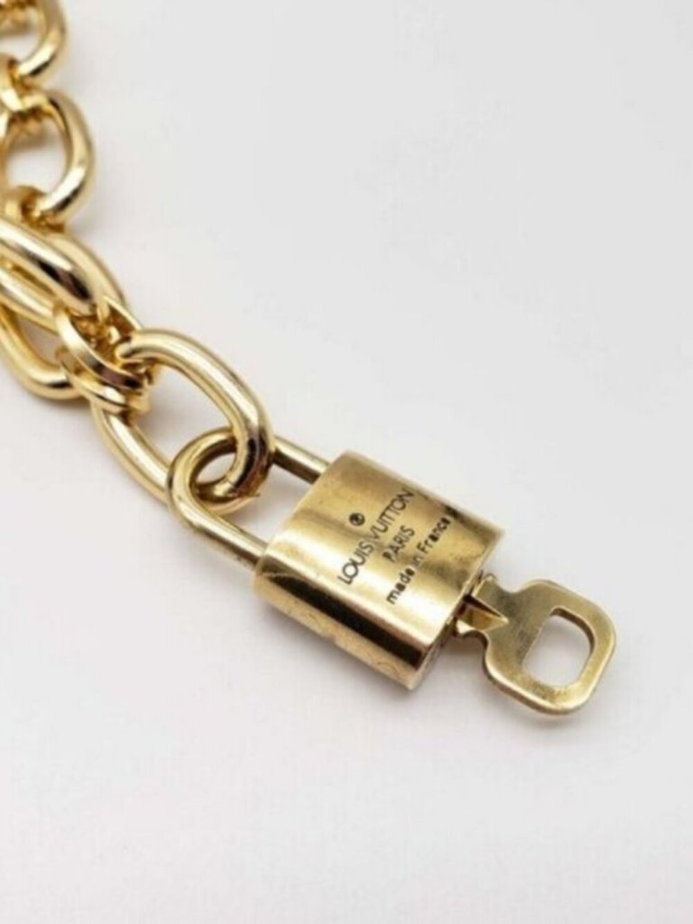 Gold-Plated Necklace with Authentic Louis Vuitton Padlock - Picture 9 of 15